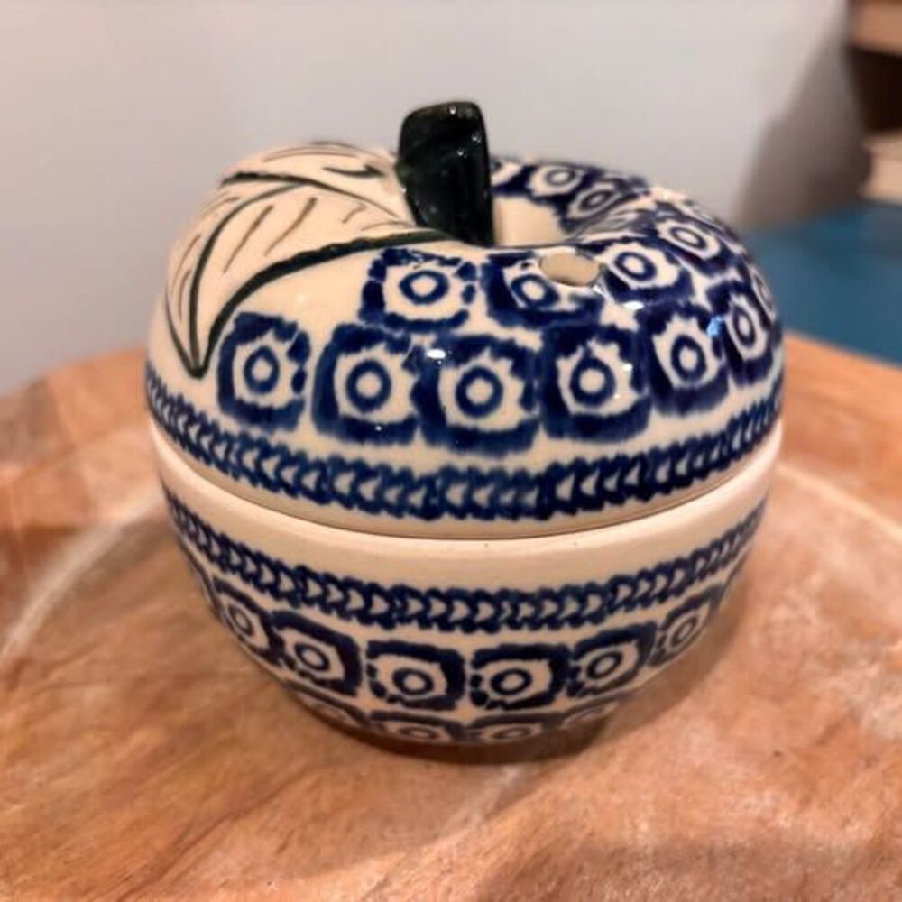 Boleslawiec Polish Pottery Apple Baker Blue White Peacock Eye Hand Painted